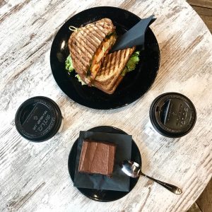 BECAUSE OF THE NICE WOODEN TABLES AND NATURAL LIGHTING FROM THE WINDOWS SURROUNDING THE ENTIRE PLACE, YOU CAN SERIOUSLY TAKE A GREAT FLATLAY PICTURE!
