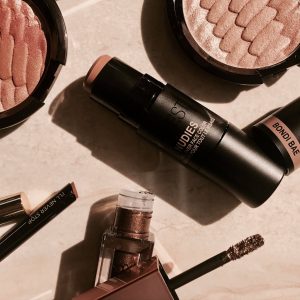 BECCA GRADIENT BRONZER