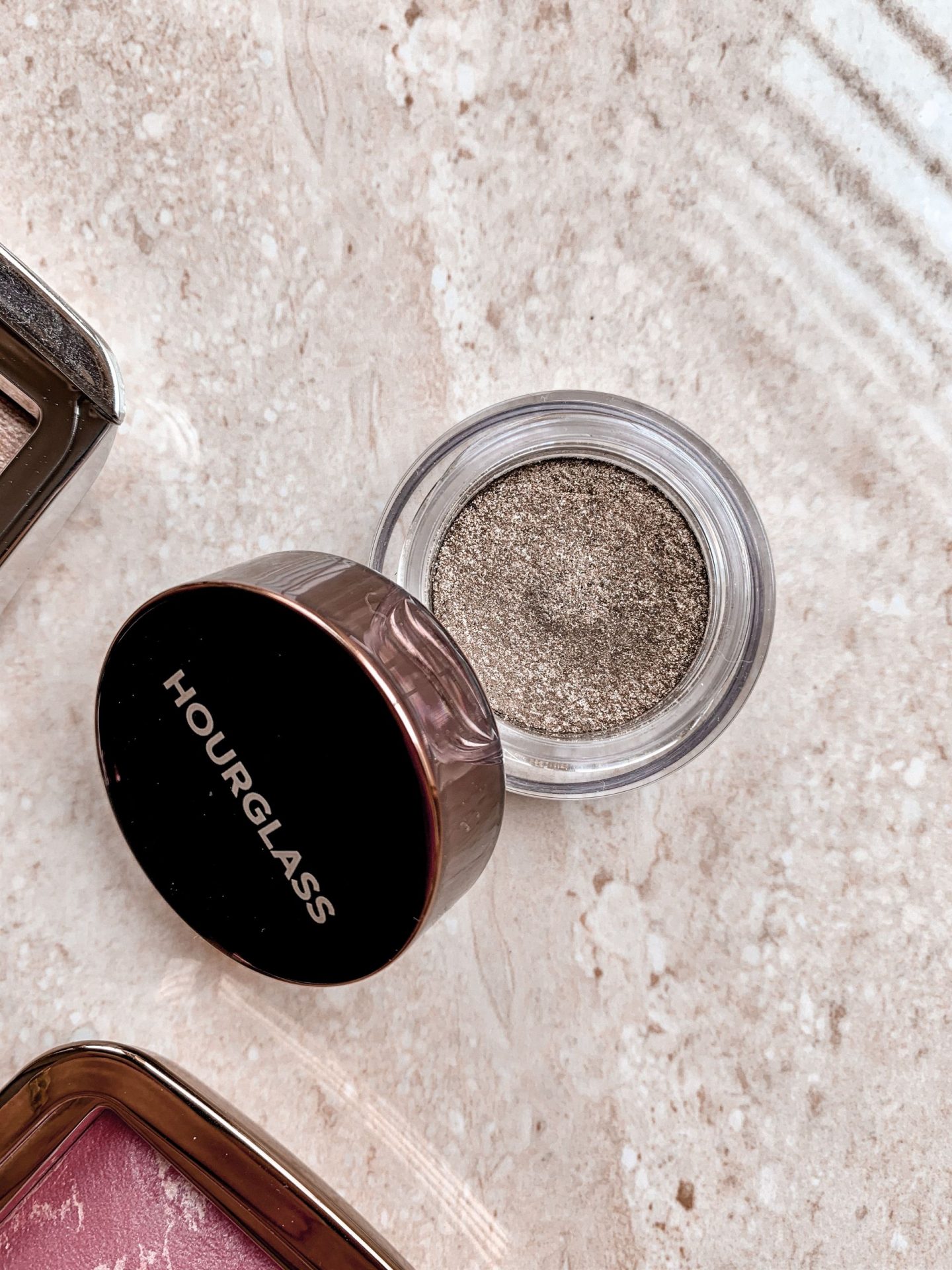 hourglass scattered light eyeshadow